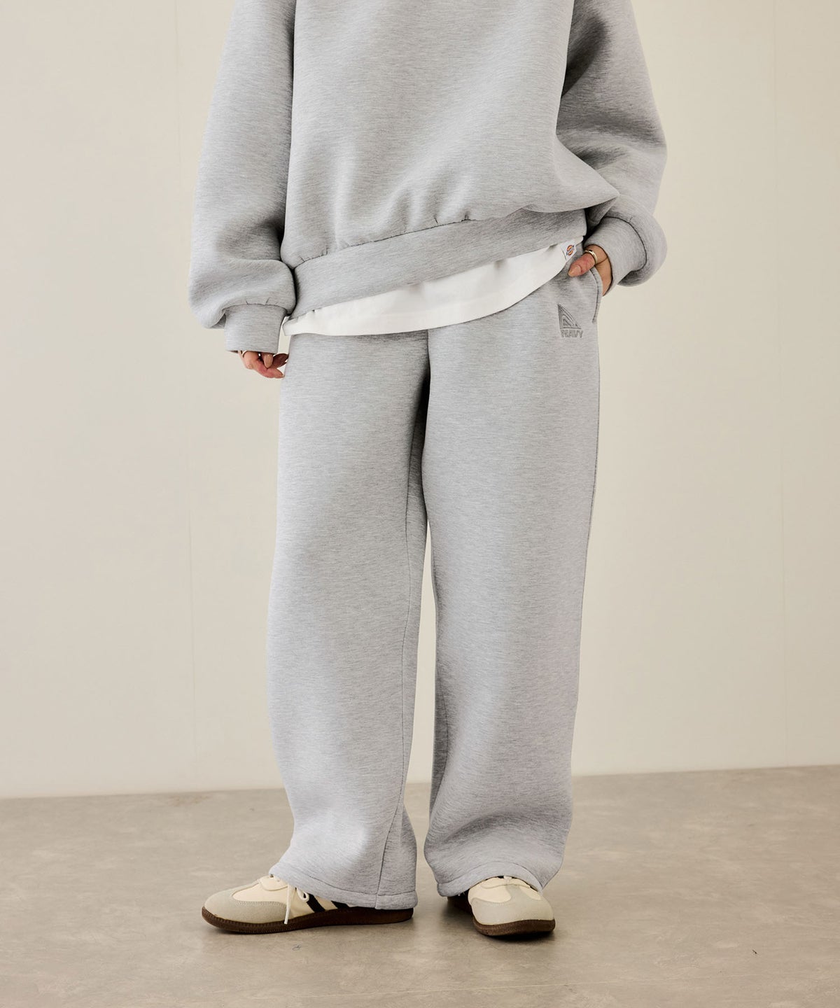 nAvy ポンチ素材ワイドパンツ レディース