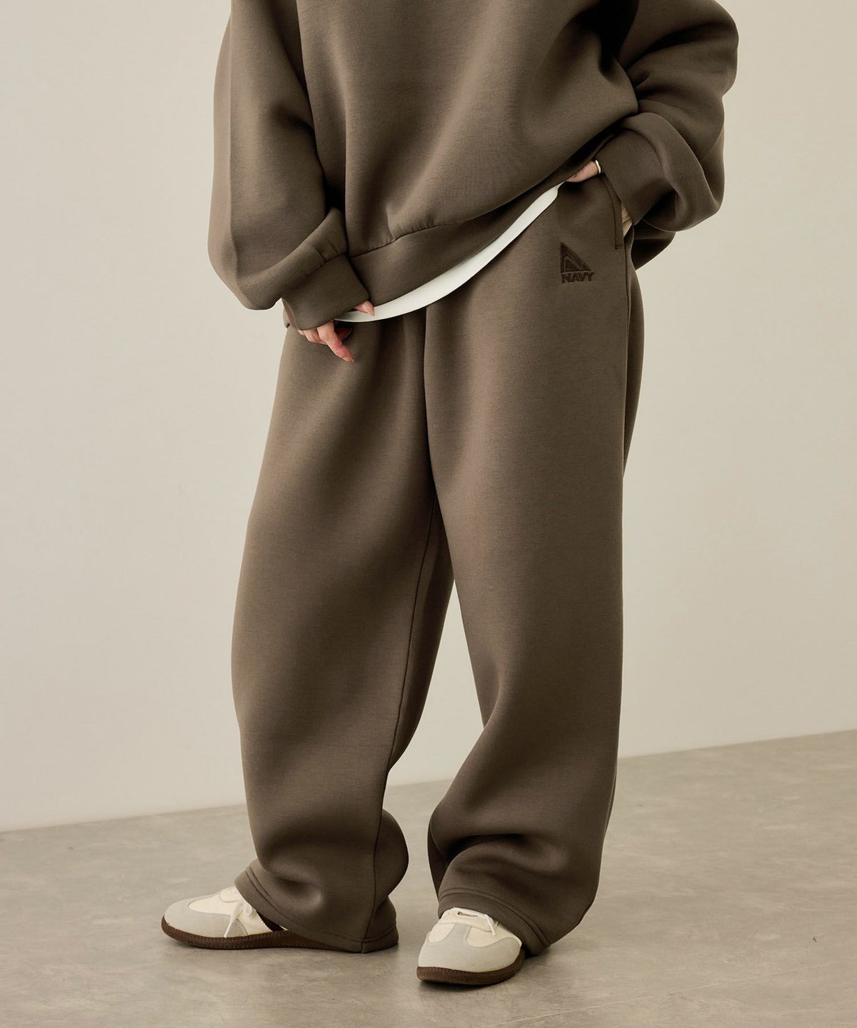 nAvy ポンチ素材ワイドパンツ レディース