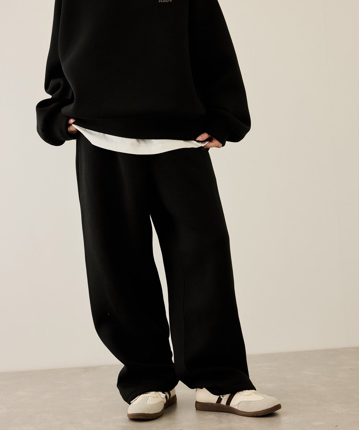 nAvy ポンチ素材ワイドパンツ レディース