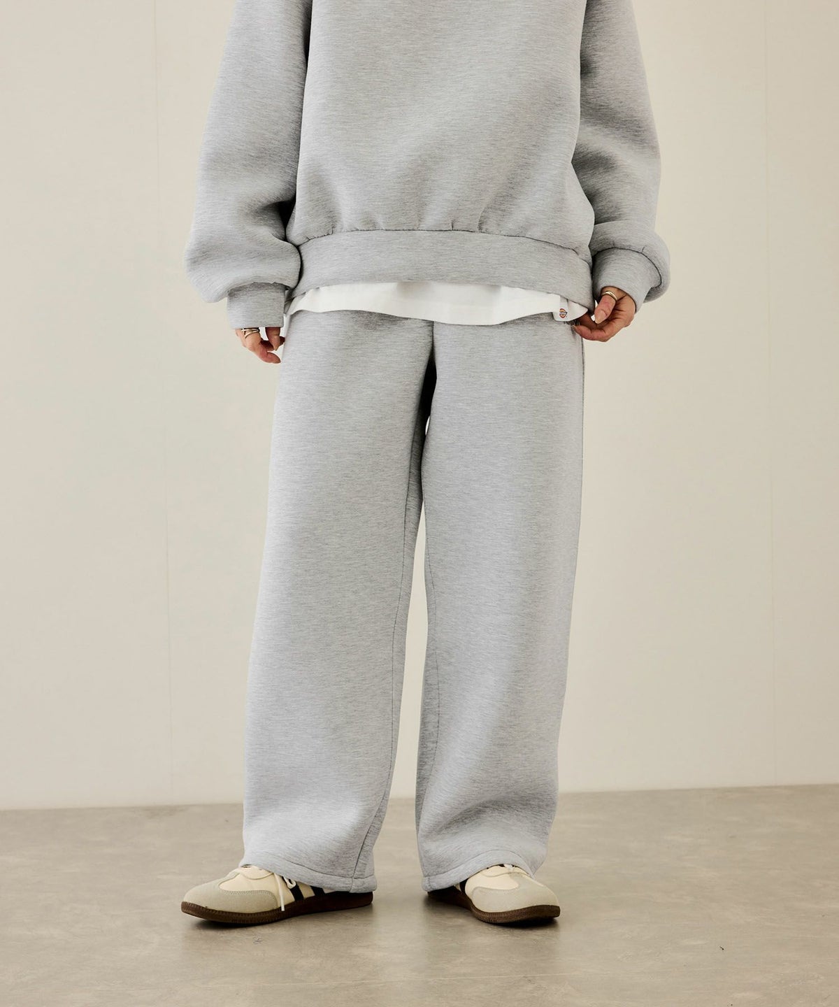 nAvy ポンチ素材ワイドパンツ レディース