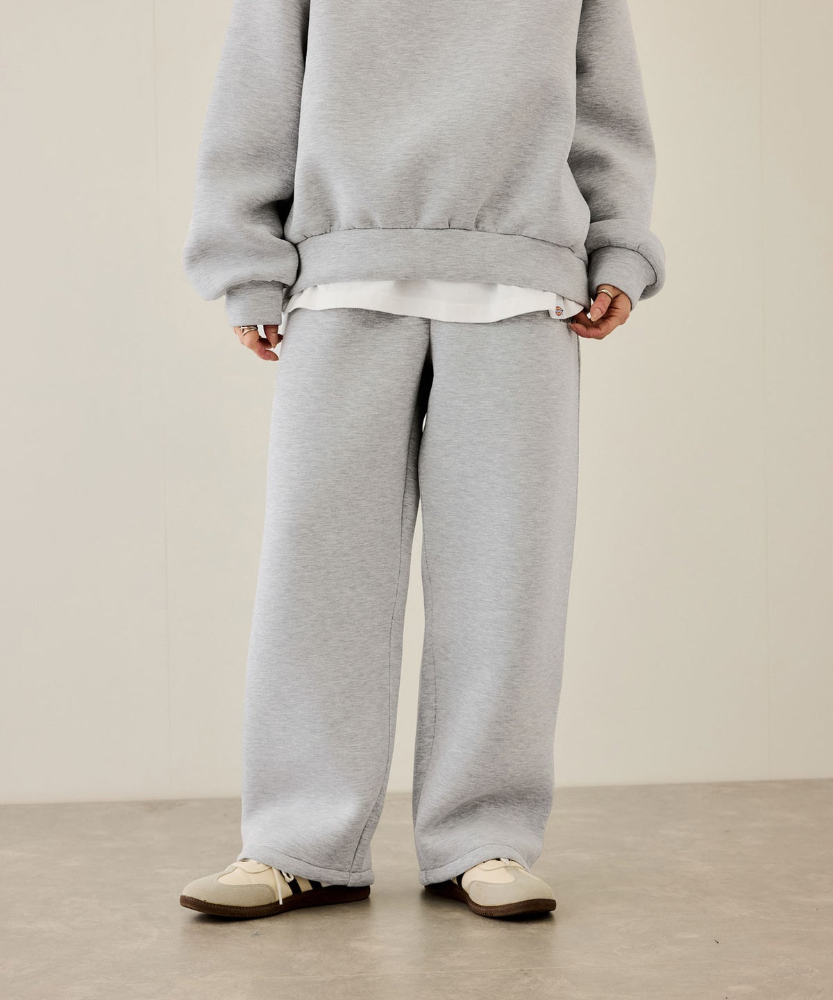 nAvy ポンチ素材ワイドパンツ レディース