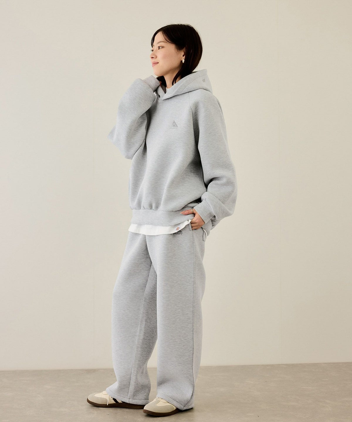 nAvy ポンチ素材ワイドパンツ レディース