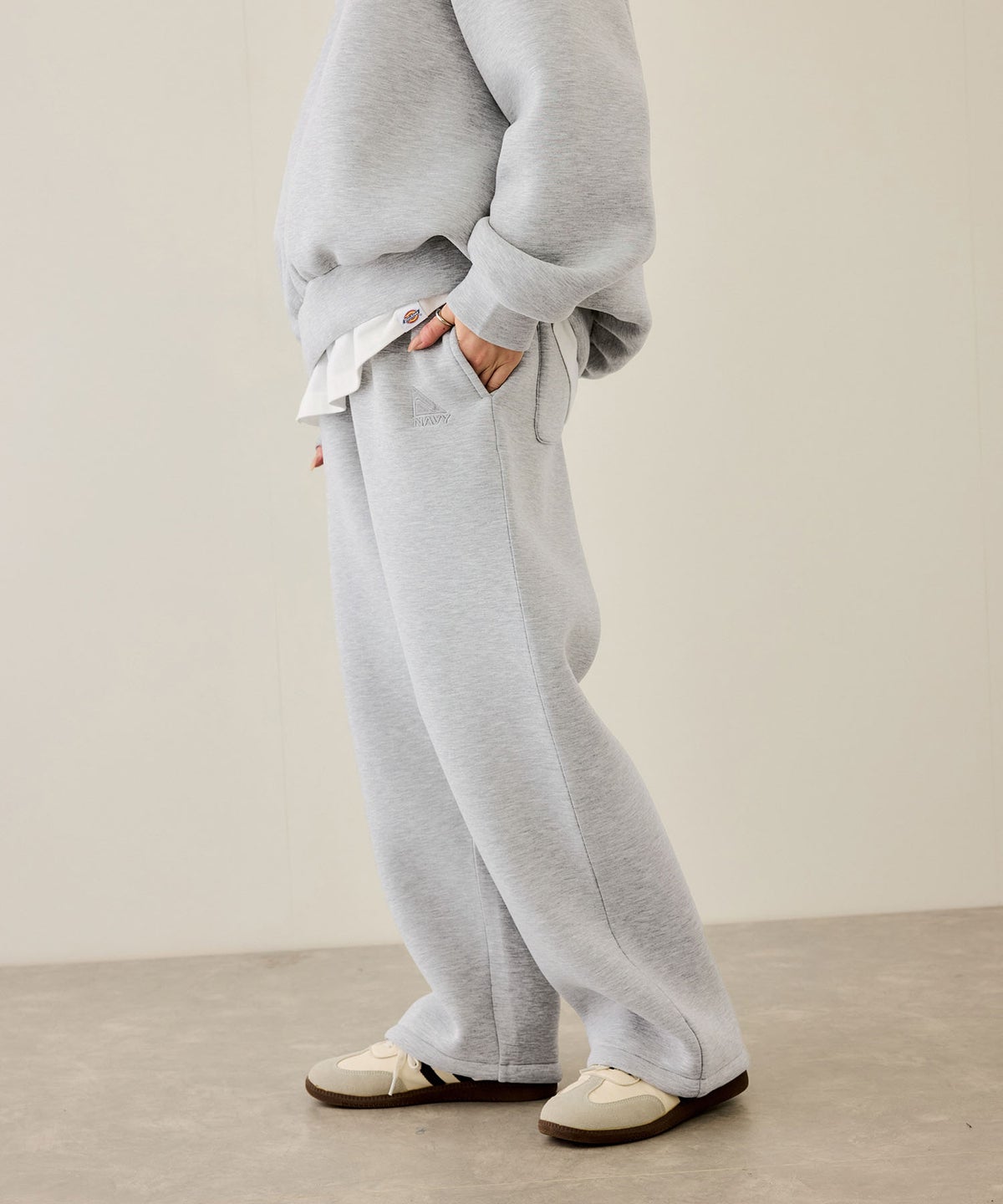 nAvy ポンチ素材ワイドパンツ レディース