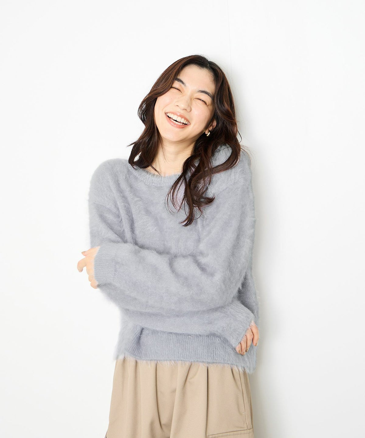 Idnes フェザーヤーンニットプルオーバー レディース