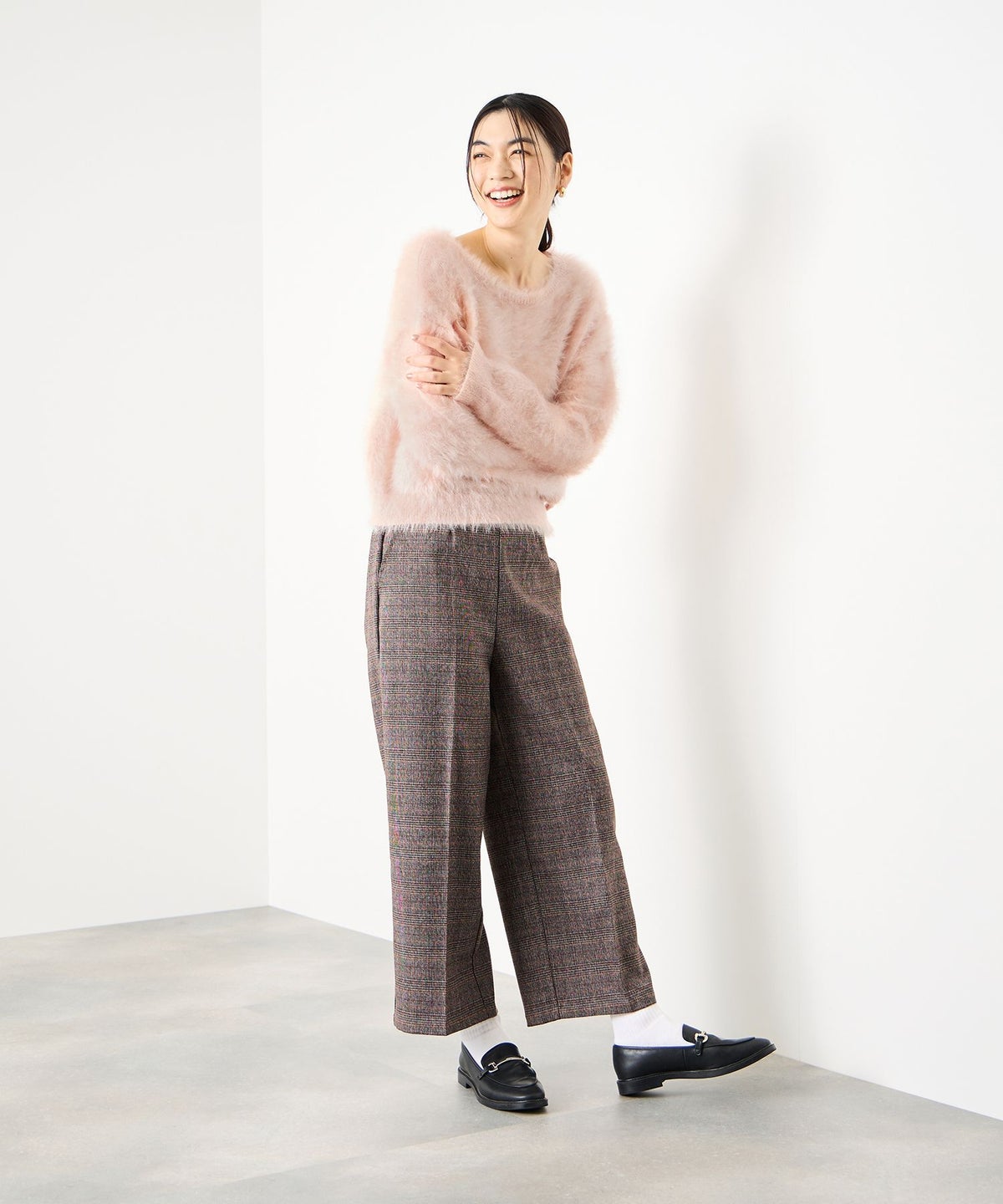 Idnes フェザーヤーンニットプルオーバー レディース