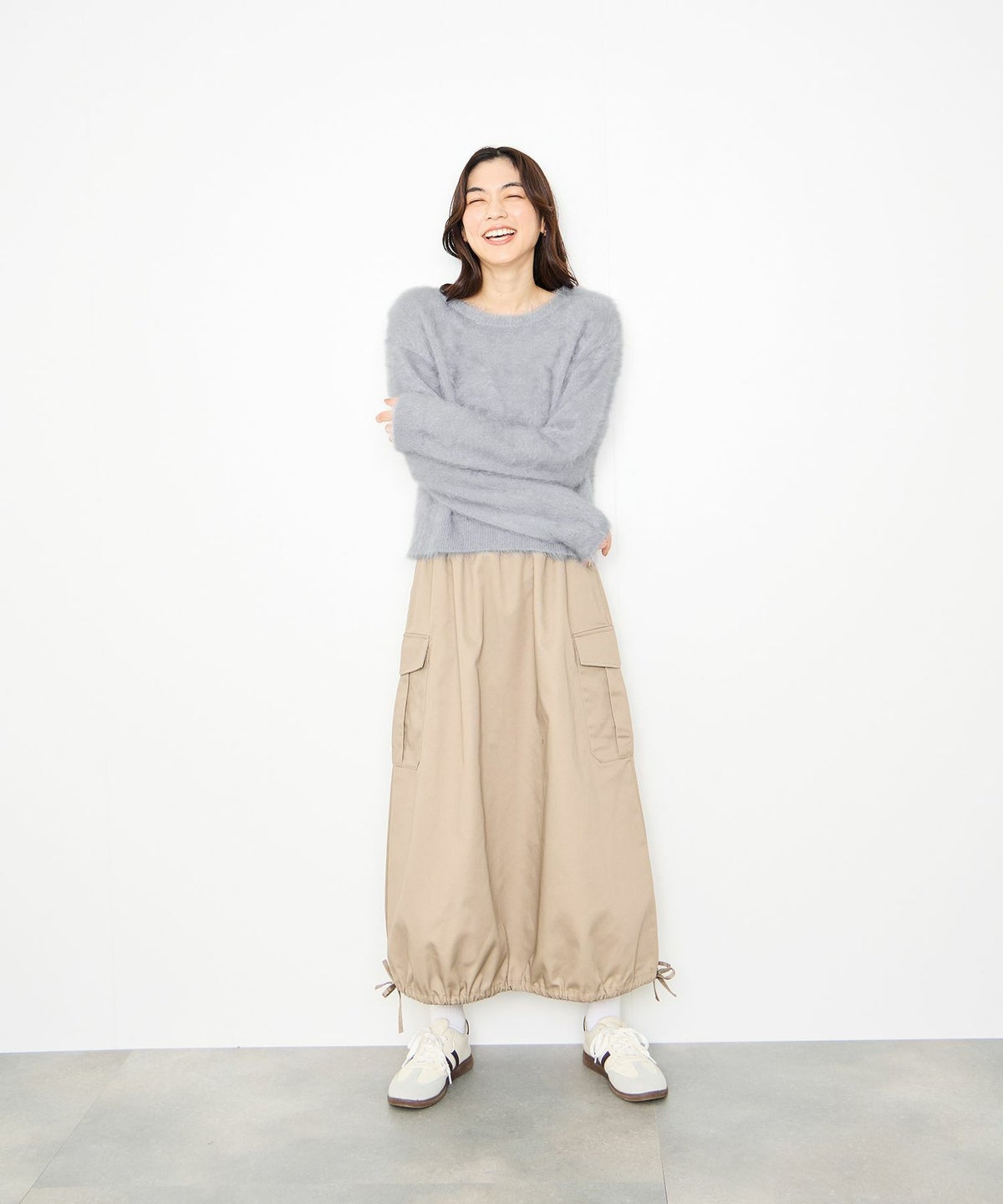 Idnes フェザーヤーンニットプルオーバー レディース