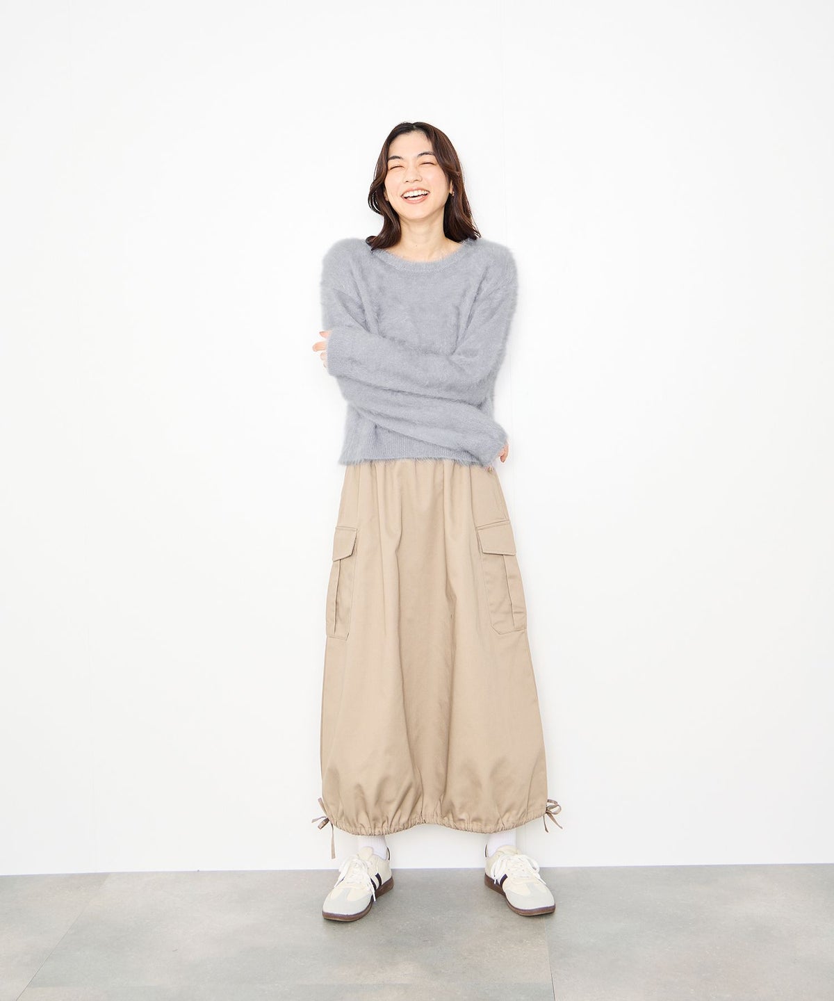 Idnes フェザーヤーンニットプルオーバー レディース