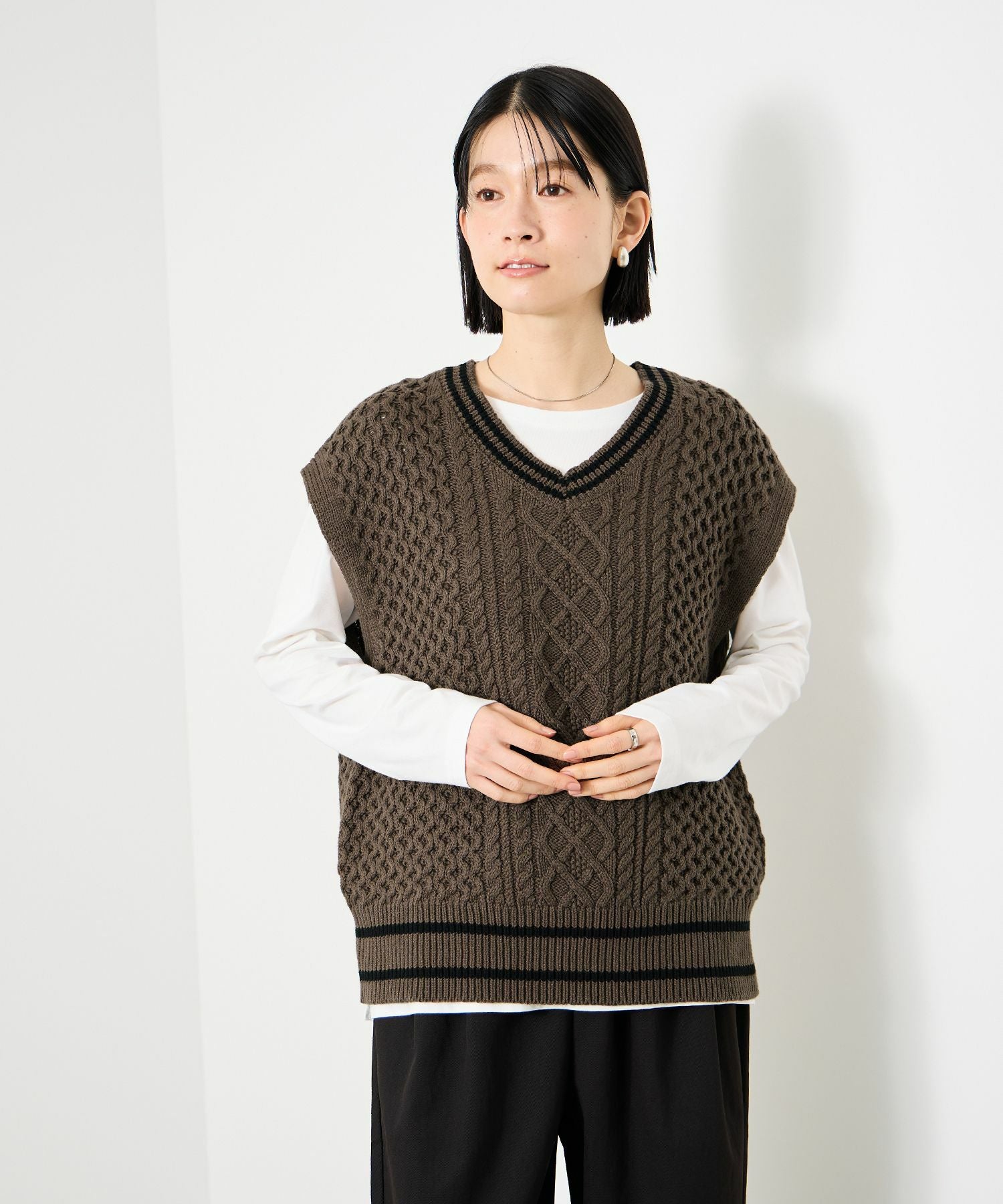 Idnes ケーブルチルデンVネックベスト レディース