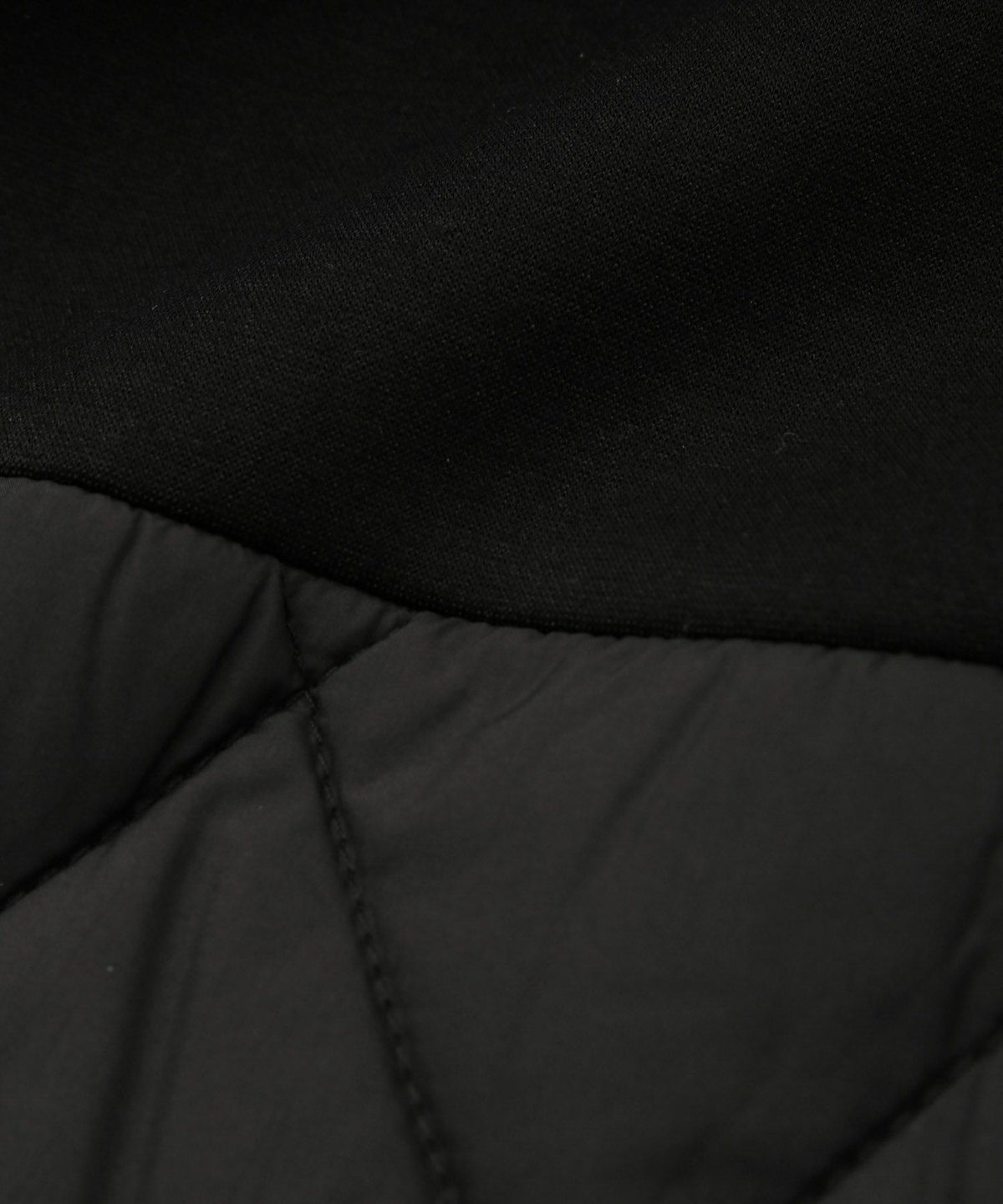 milli de l'air エアリエポンチ素材オーバーパーカー レディース