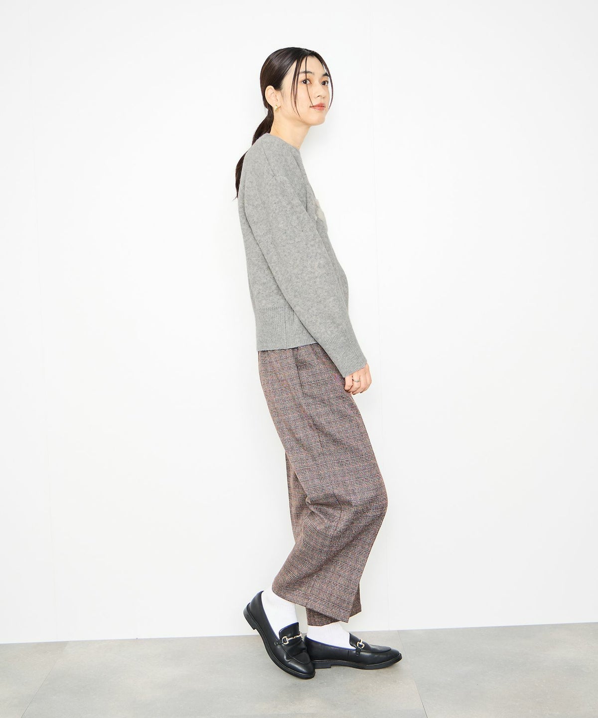  Idnes サガラ刺繍ニット レディース