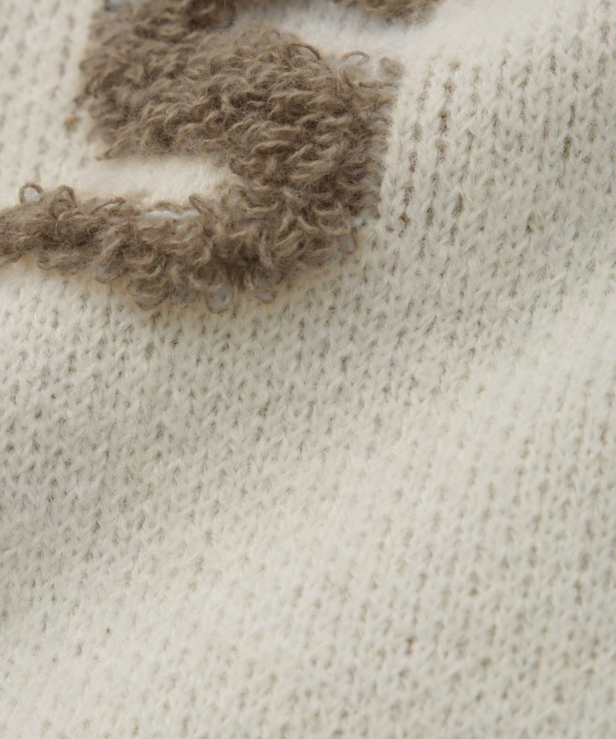  Idnes サガラ刺繍ニット レディース