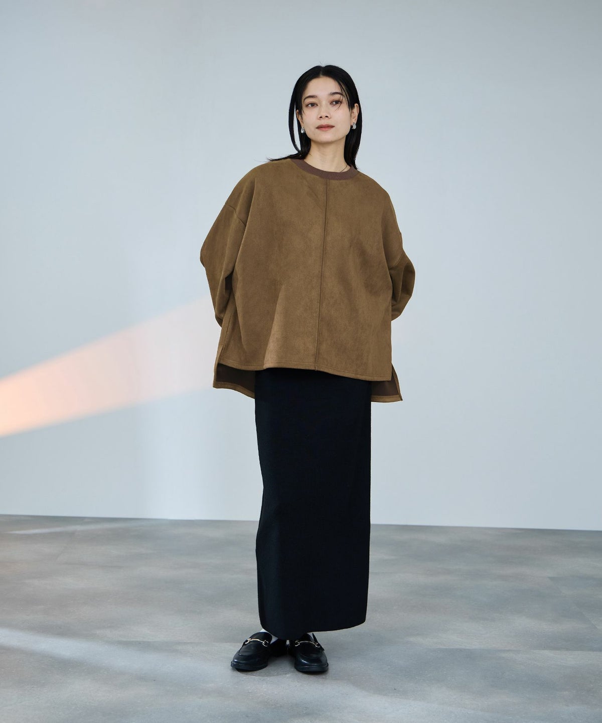 milli de l'air ポンチ素材スエードライクプルオーバー レディース