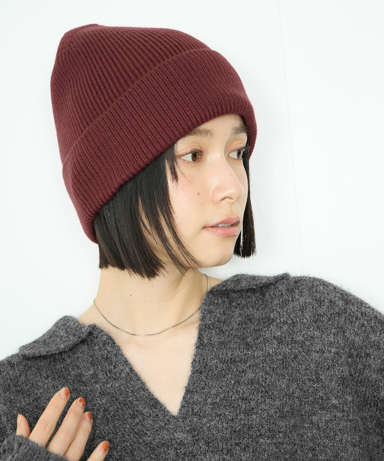 新品タグ付き　Stella McCartney グレー ニット帽　ビーニー Stella McCartney グレー ニット帽 耳あて付き - メルカリ