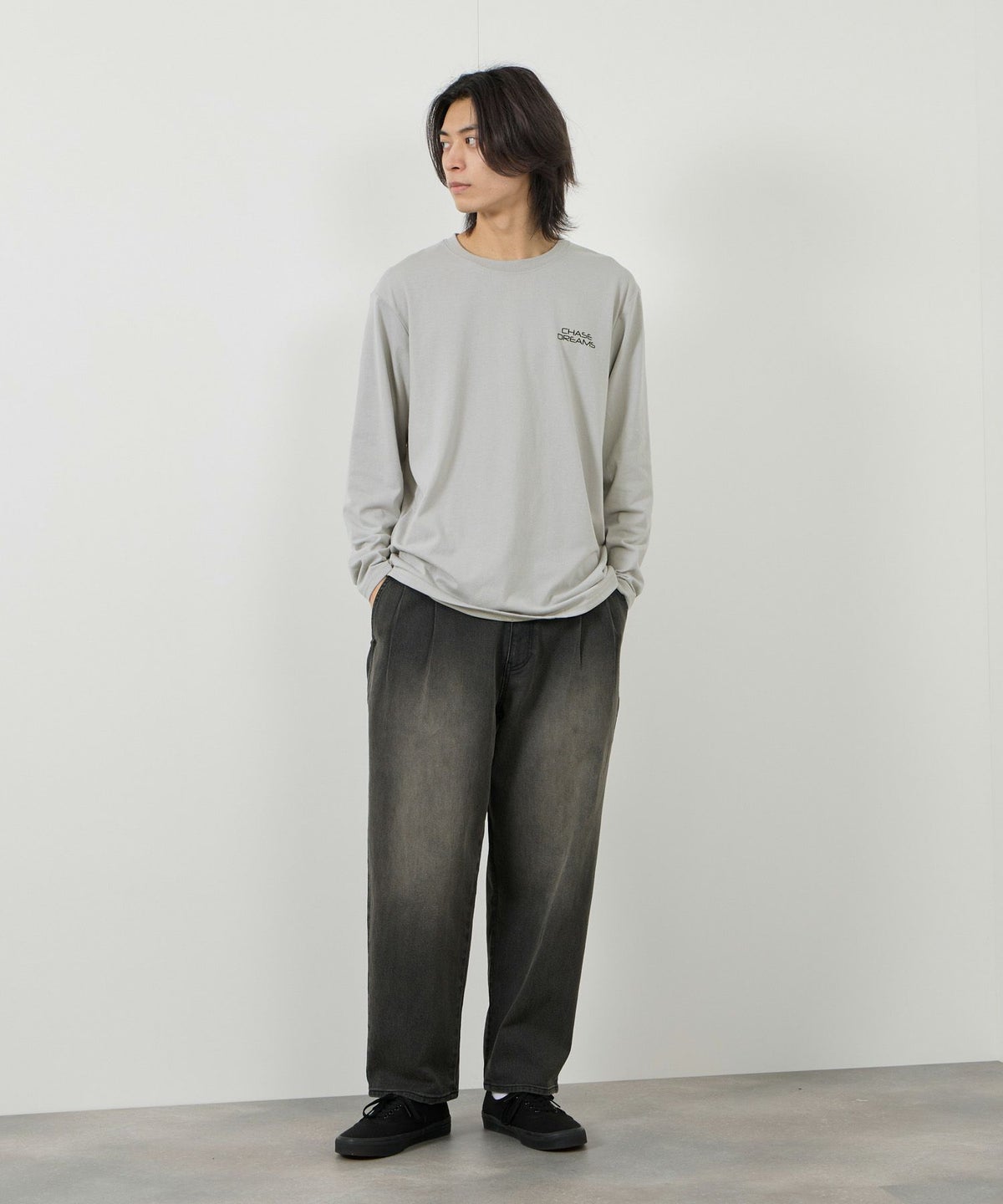 T-GRAPHICS ストリートロゴ長袖Tシャツ メンズ