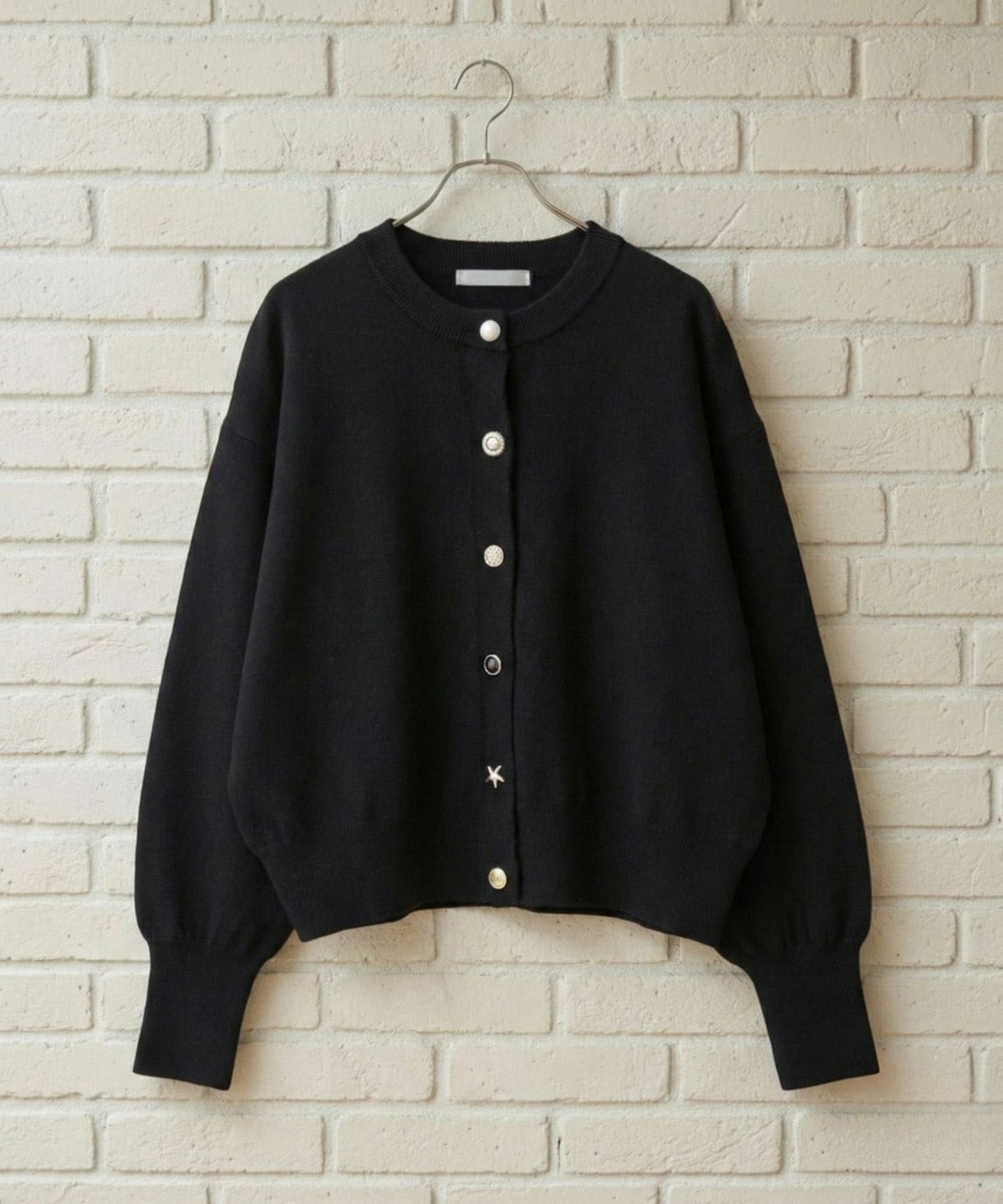 Idnes アソートビジューボタン ヤクライククルーネックカーディガン レディース