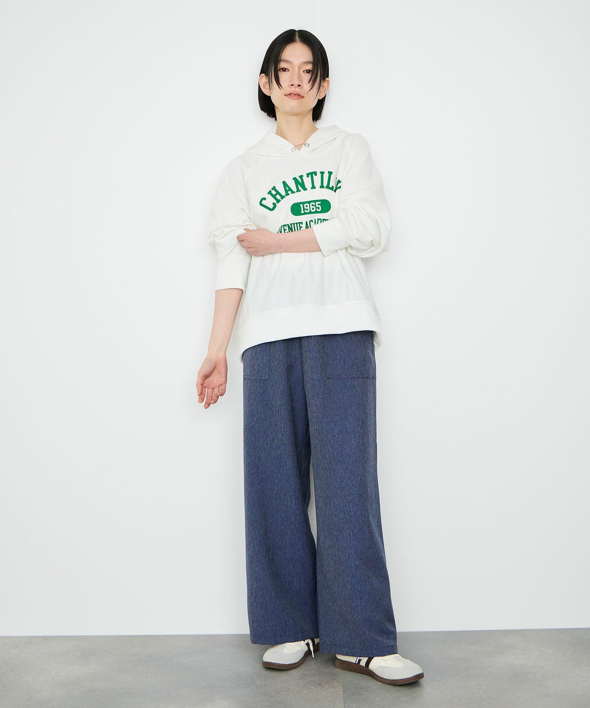 Idnes CHANTILLY カレッジロゴオーバーサイズスウェットパーカー レディース