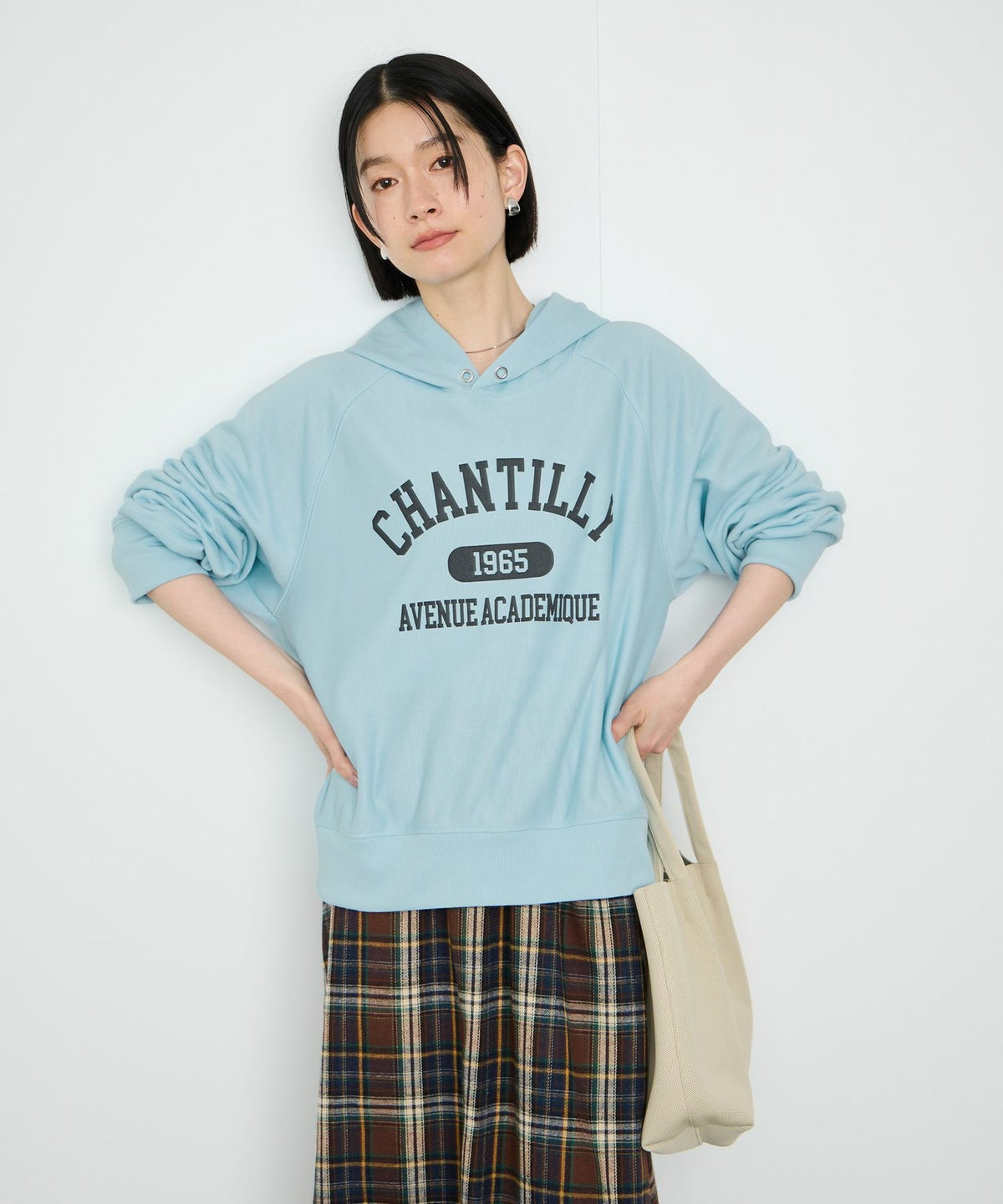 Idnes CHANTILLY カレッジロゴオーバーサイズスウェットパーカー レディース