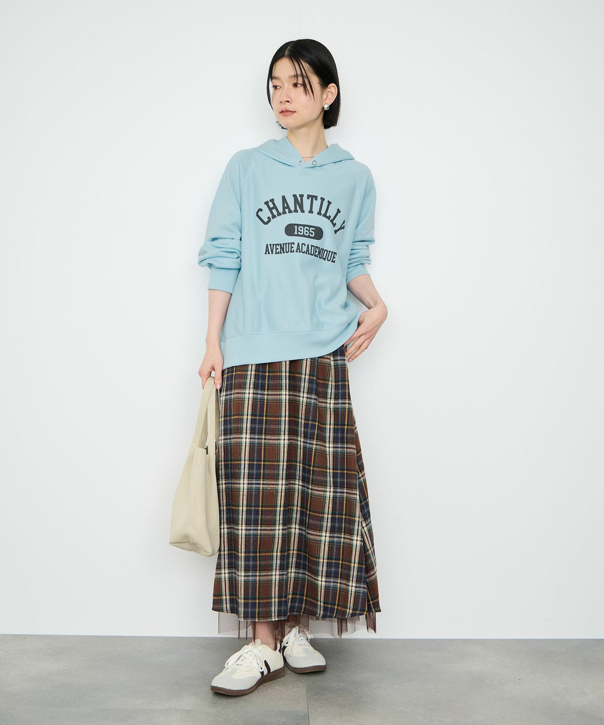 Idnes CHANTILLY カレッジロゴオーバーサイズスウェットパーカー レディース