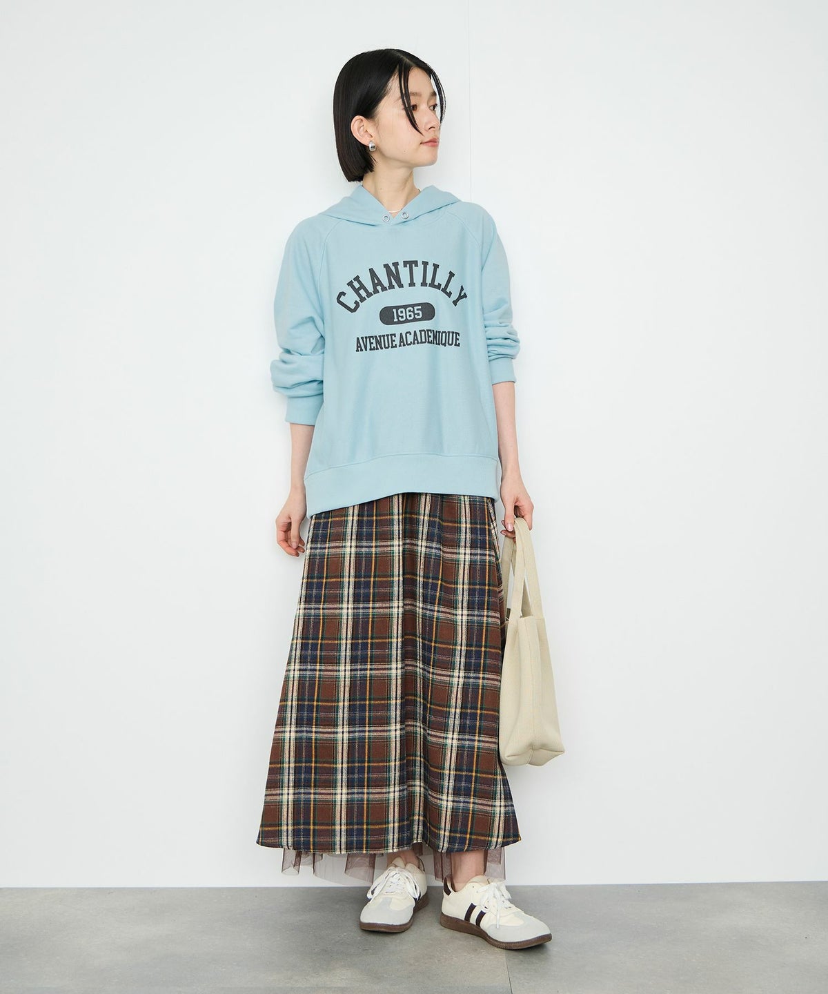 Idnes CHANTILLY カレッジロゴオーバーサイズスウェットパーカー レディース