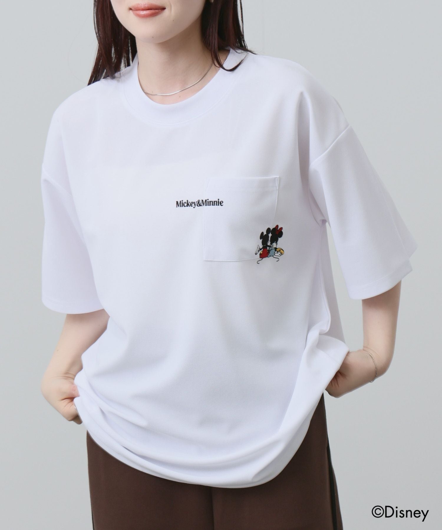 Disney 『ミッキーマウス』 / ポケット刺繍Tシャツ メンズ