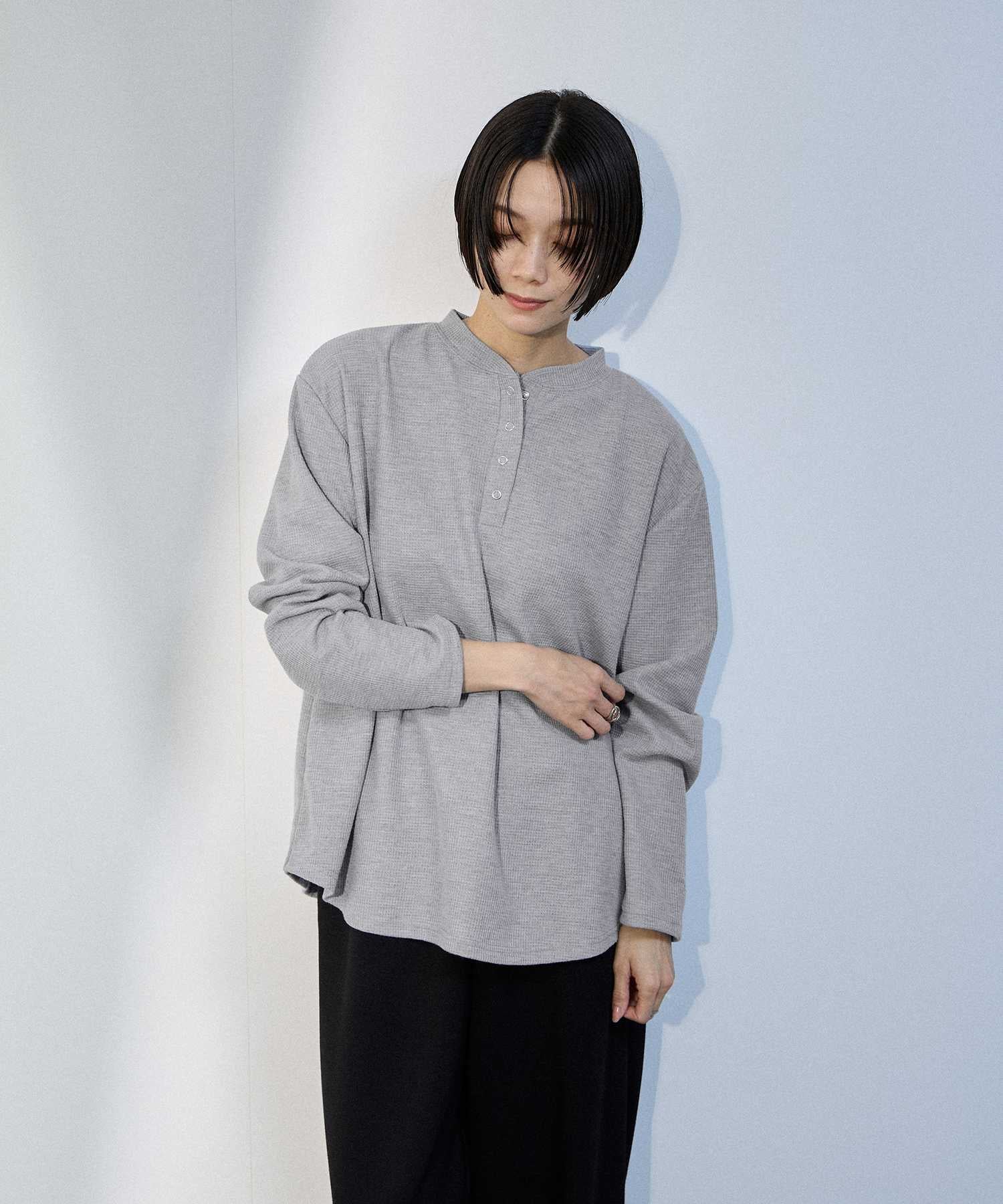 3/31まで値下げHER. ドライヘンリープルオーバー milli de l'air ワッフルヘンリーネックプルオーバー レディース