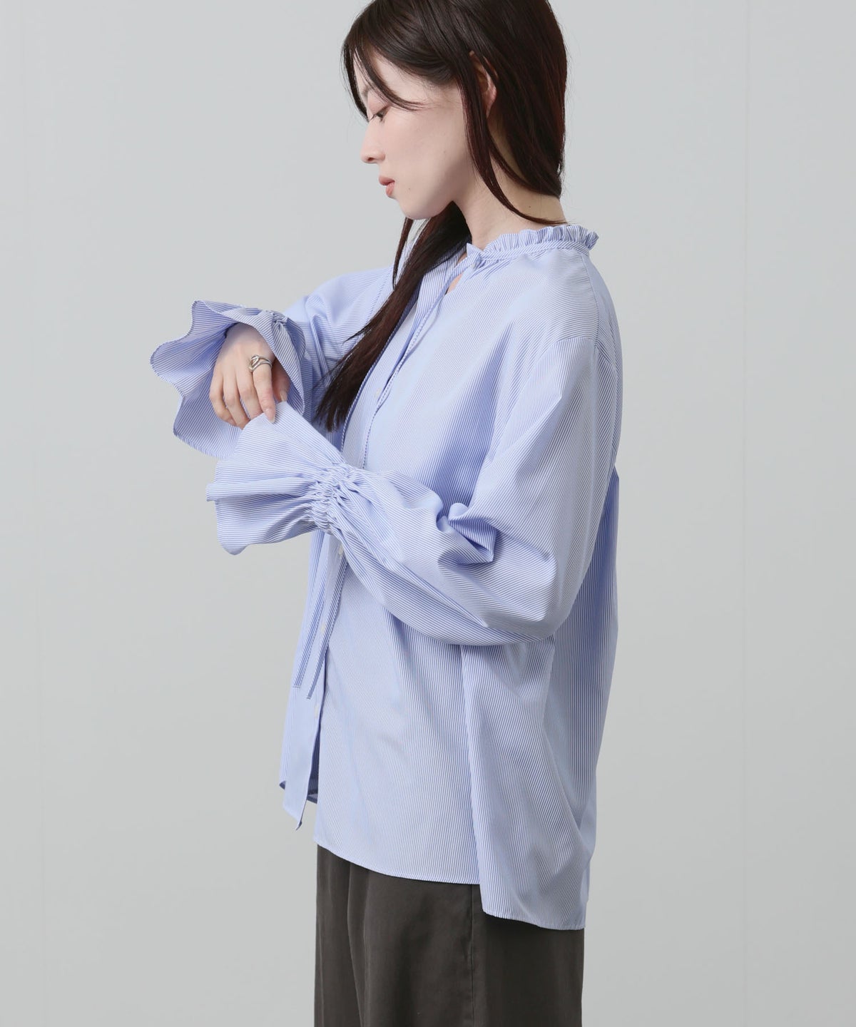 NAVY 袖フリルブラウス レディース