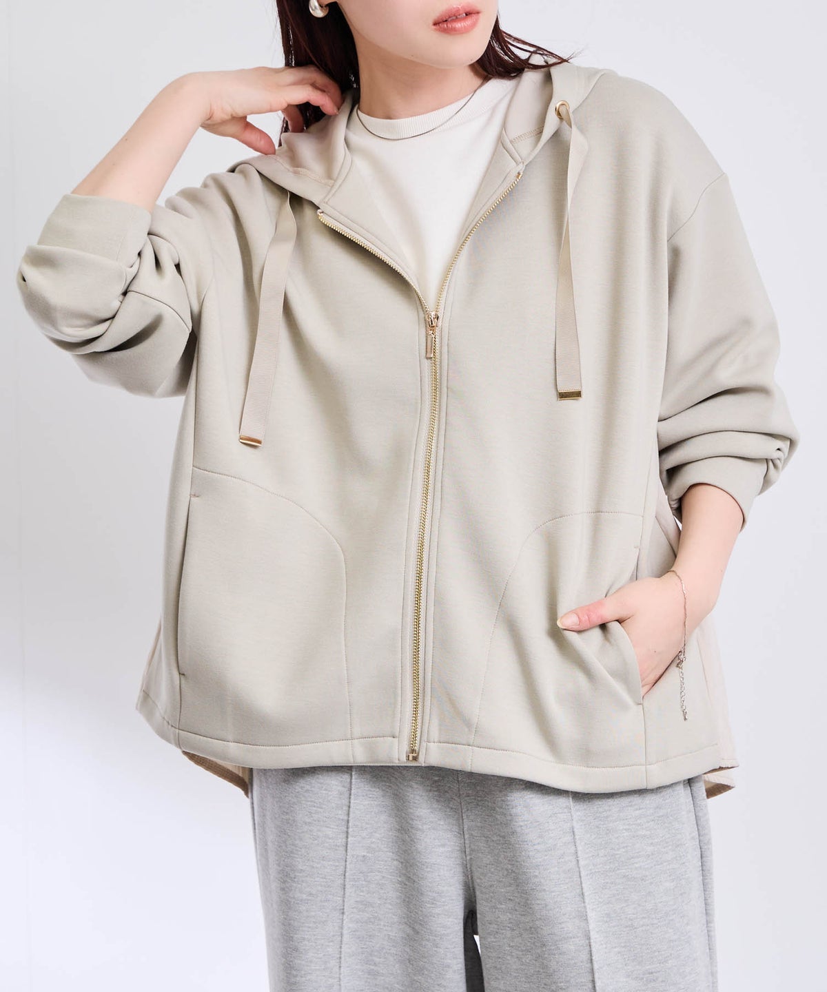  [期間限定価格]Free Nature ジップパーカー バック布帛切り替え【後ろ姿まで抜かりなく♪】 レディース