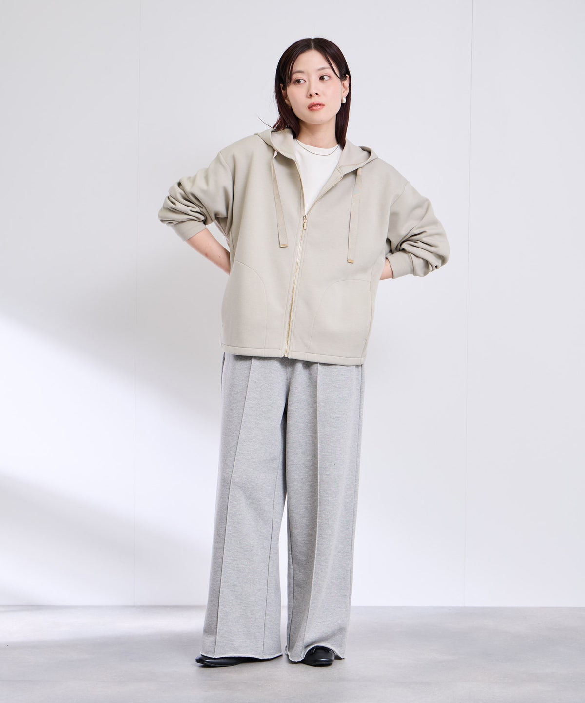  [期間限定価格]Free Nature ジップパーカー バック布帛切り替え【後ろ姿まで抜かりなく♪】 レディース