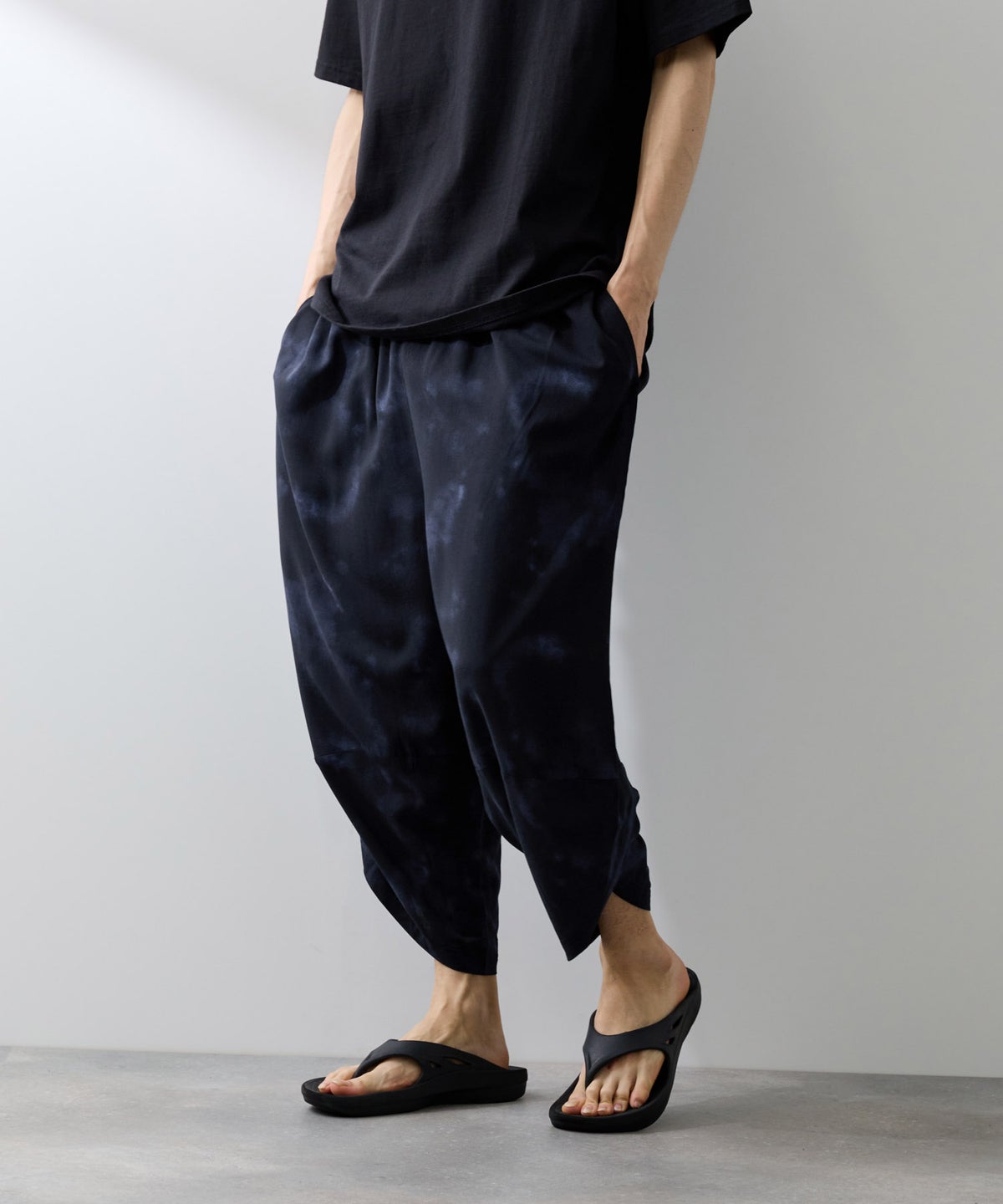 NAVY SARARI レーヨンバルーンパンツ 柄 メンズ