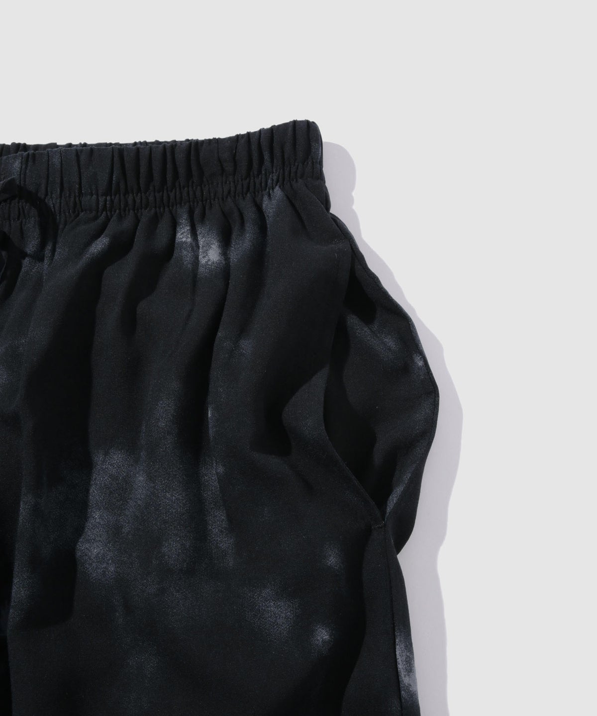 NAVY SARARI レーヨンバルーンパンツ 柄 メンズ