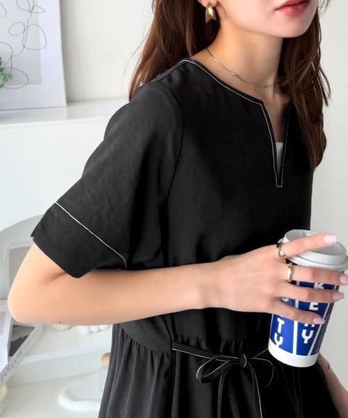 Classical Elf 【接触冷感・吸水速乾・UVカット・防シワ機能付き】愛らしさも上品さもわたしのもの。キーネックリボンティアードワンピース商品画像-24