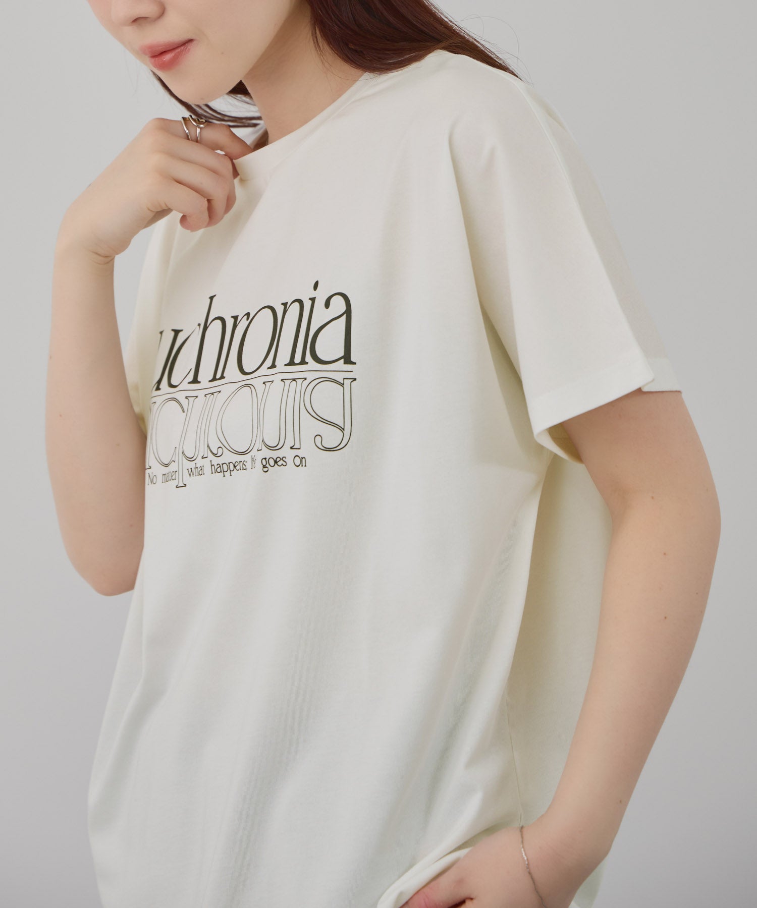 グレイコード 取扱い リラックスTシャツ カットソー 五分袖 1 ライトベージュ セール】ルーズな着こなしが叶う。五分袖ラウンドネックワンポイントT