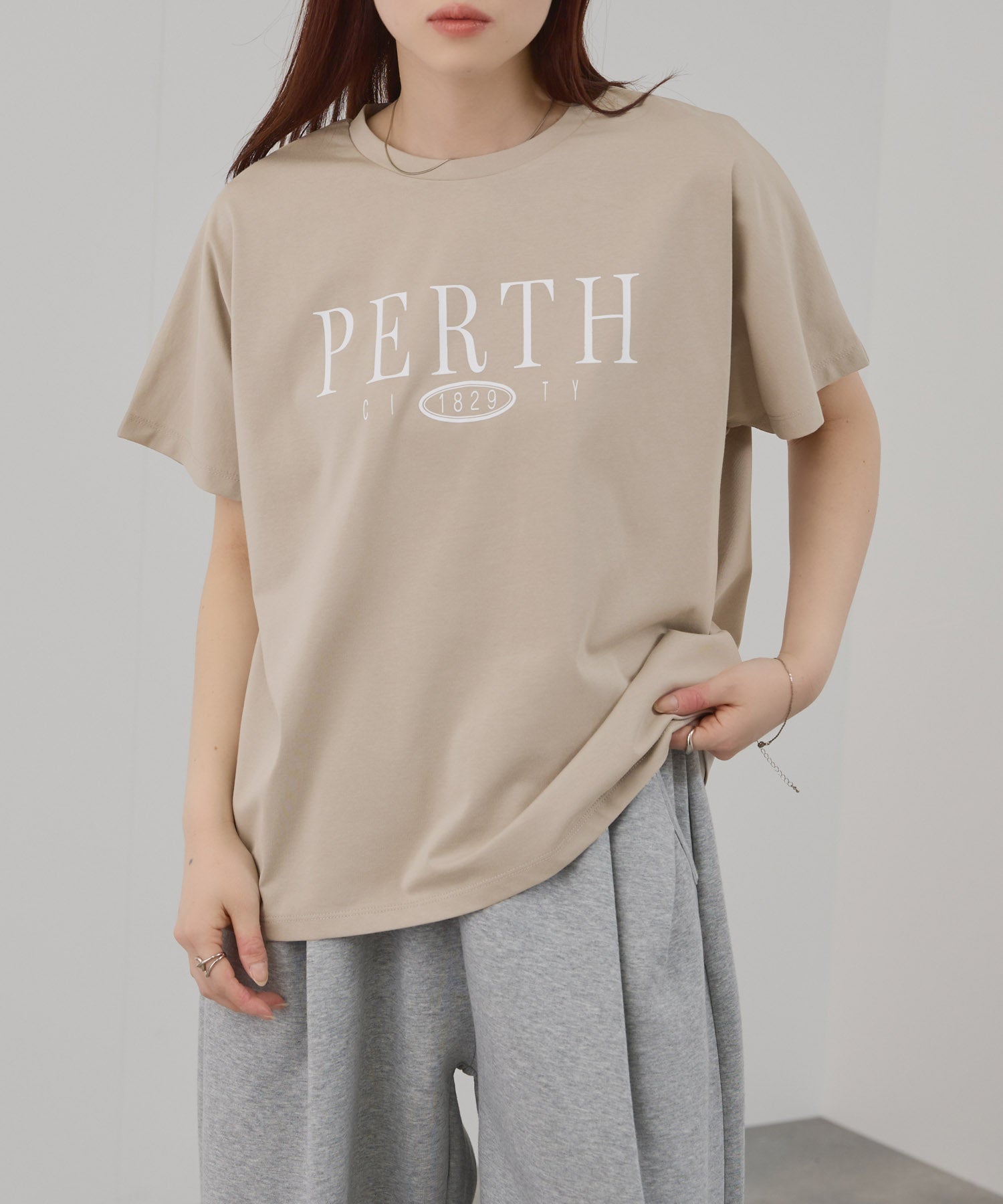 Free Nature ロゴプリントクルーネックTシャツ レディース