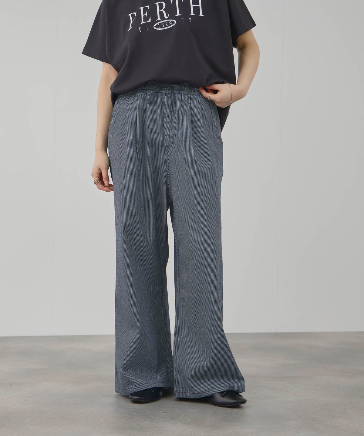 NAVY 毎日はきたくなるデニム「マイデニ」 シャンブレーダブルタックワイドパンツ レディース