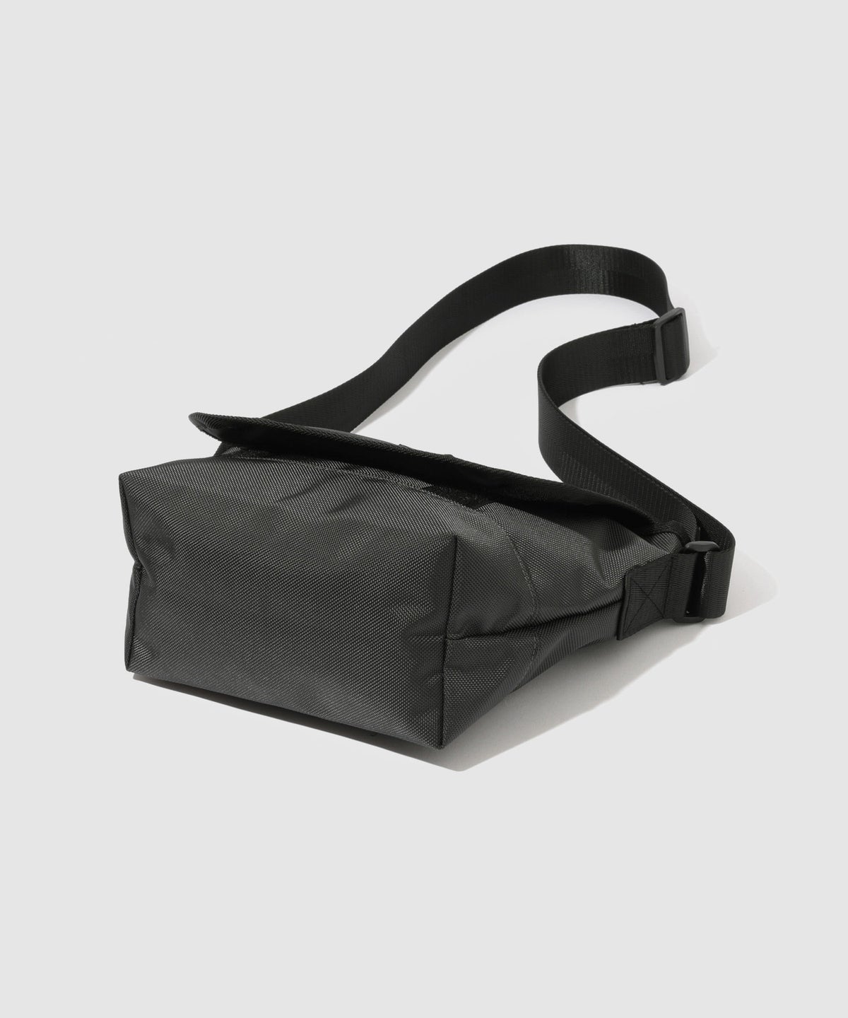 NAVY フラップミニショルダーバッグ