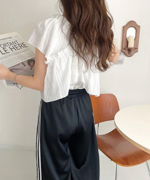 Classical Elf 大人ガーリーに見せる。2wayオフショルフリルデザインシアーブラウス商品画像-9