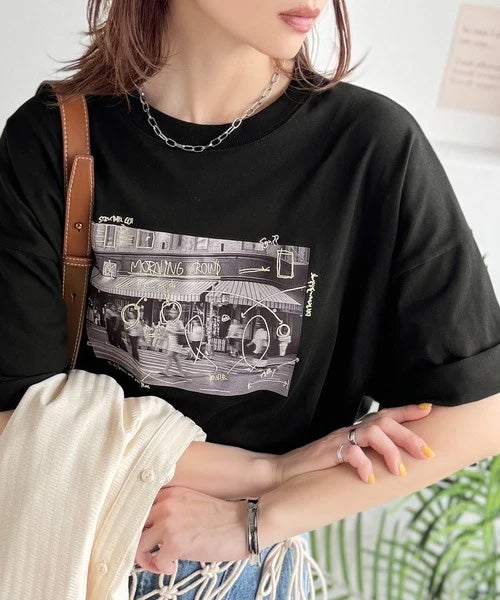 Classical Elf 《JaVaジャバコラボ》【接触冷感機能付き】ラフな一枚に物語を。海外フォト刺繍オーバーサイズTEE（半袖）商品画像-3