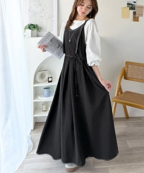 Classical Elf【UVカット・防シワ・吸水速乾・接触冷感機能付き】優しく揺れる、大人の抜け感。配色ステッチフロントタックショルダーストラップリボン付ロングワンピース商品画像-1