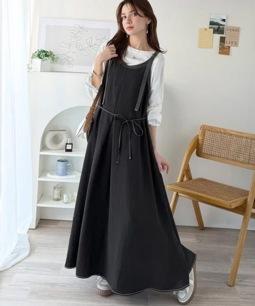 Classical Elf【UVカット・防シワ・吸水速乾・接触冷感機能付き】優しく揺れる、大人の抜け感。配色ステッチフロントタックショルダーストラップリボン付ロングワンピース商品画像-8