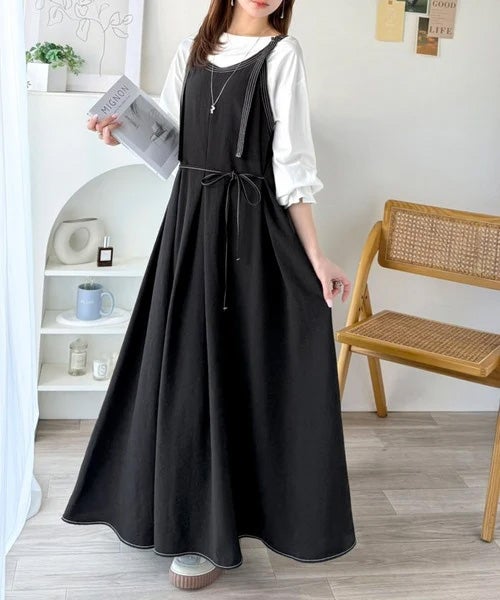 Classical Elf【UVカット・防シワ・吸水速乾・接触冷感機能付き】優しく揺れる、大人の抜け感。配色ステッチフロントタックショルダーストラップリボン付ロングワンピース商品画像-9