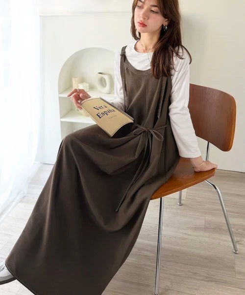 Classical Elf【UVカット・防シワ・吸水速乾・接触冷感機能付き】優しく揺れる、大人の抜け感。配色ステッチフロントタックショルダーストラップリボン付ロングワンピース商品画像-18