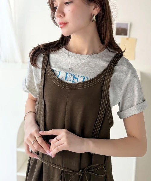 Classical Elf【UVカット・防シワ・吸水速乾・接触冷感機能付き】優しく揺れる、大人の抜け感。配色ステッチフロントタックショルダーストラップリボン付ロングワンピース商品画像-38