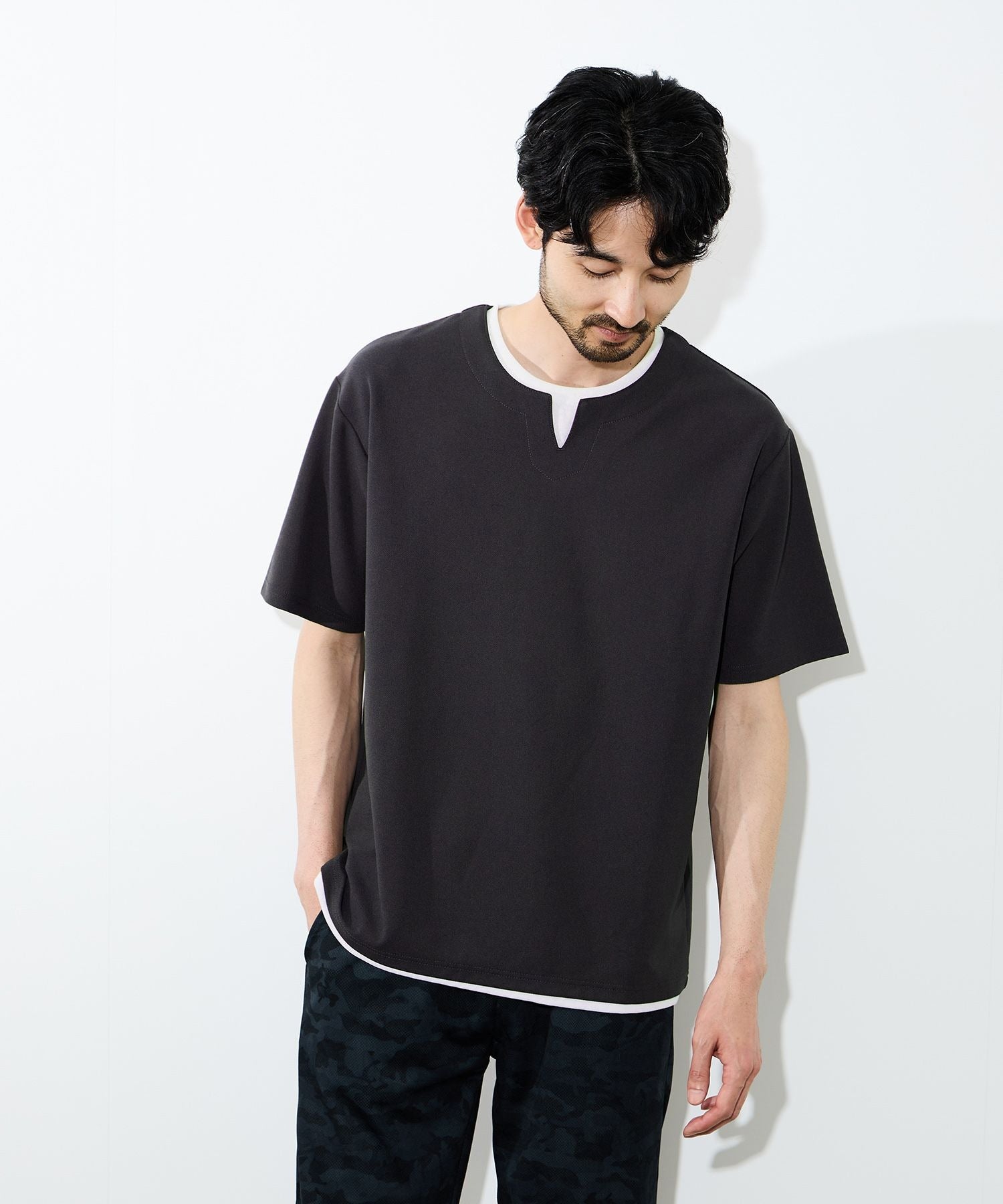 NAVY SARARI 冷感フェイクレイヤード キーネックTシャツ メンズ