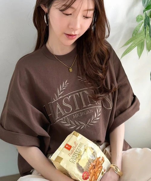 Classical Elf 《JaVaジャバコラボ》スタイリングに“雰囲気”を足す。綿100%オーバーサイズ古着デザイン風刺繍Tシャツ(半袖)商品画像-24