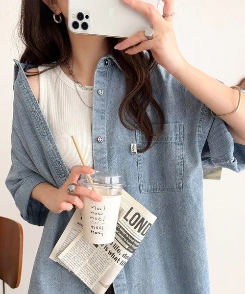 Classical Elf 《JaVaジャバコラボ》さらっとプラス1枚の大人カジュアル♪綿100%ライトオンスデニム素材袖ロールアップシャツ(半袖)商品画像-1