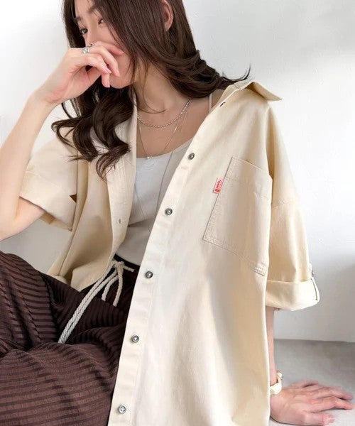 Classical Elf 《JaVaジャバコラボ》さらっとプラス1枚の大人カジュアル♪綿100%ライトオンスデニム素材袖ロールアップシャツ(半袖)商品画像-3