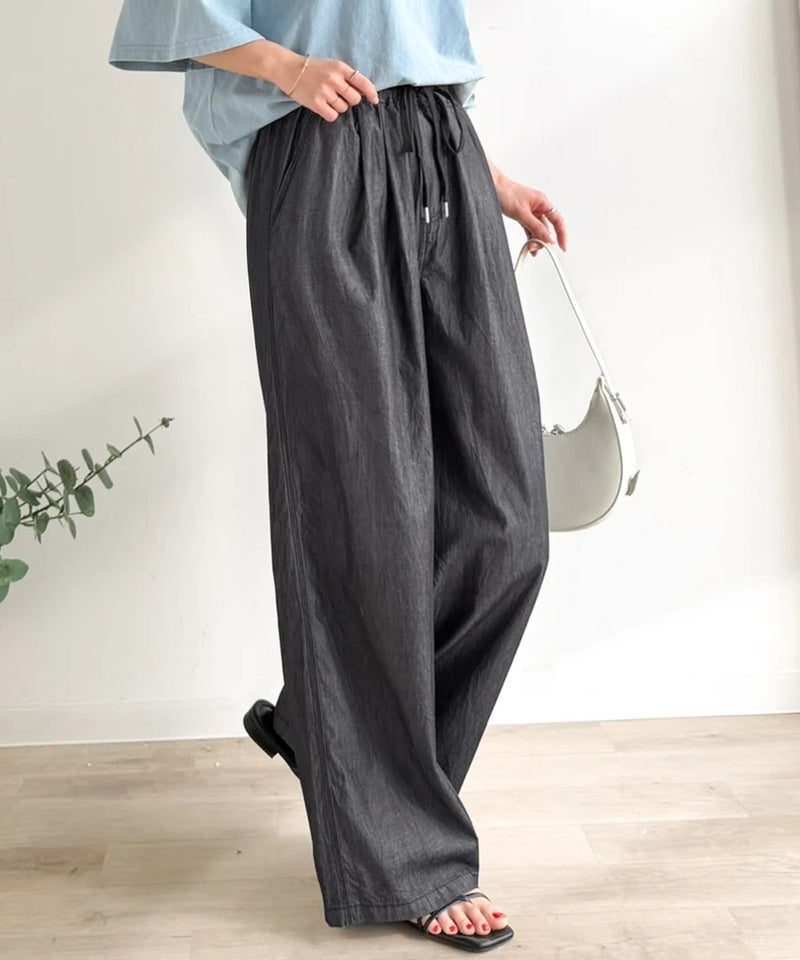 Classical Elf 《JaVa ジャバコラボ》まるで呼吸するような軽やかさ。綿100%シワ加工デニム2タックイージーパンツ商品画像-4