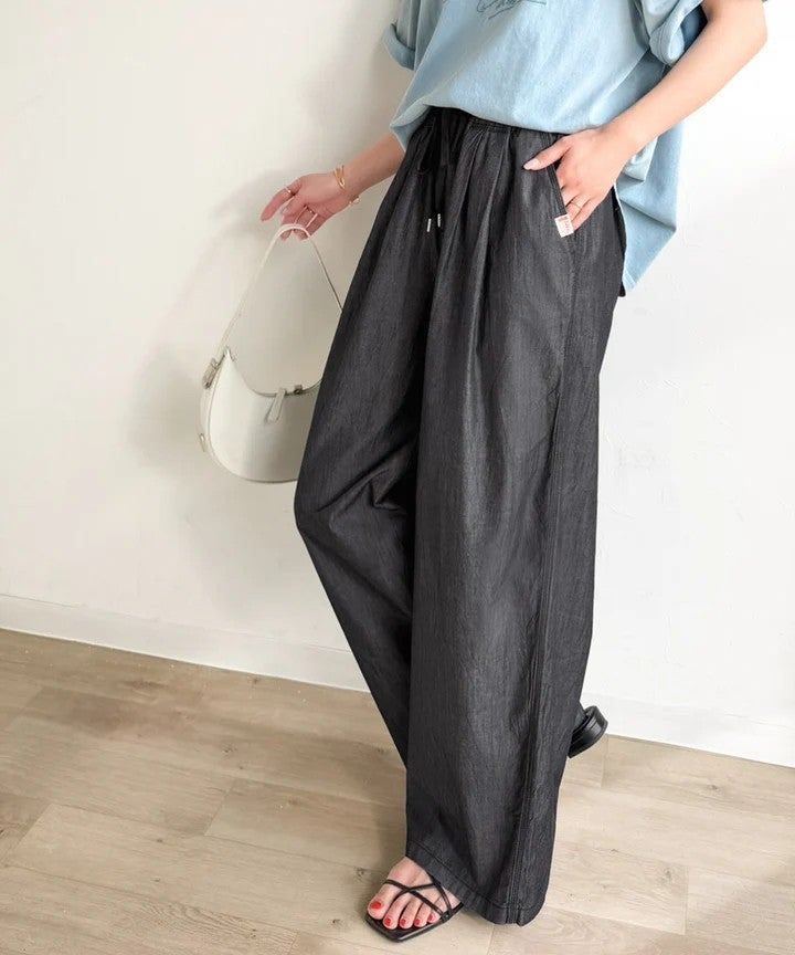 Classical Elf　《JaVa ジャバコラボ》まるで呼吸するような軽やかさ。綿100％シワ加工デニム2タックイージーパンツ商品画像-8