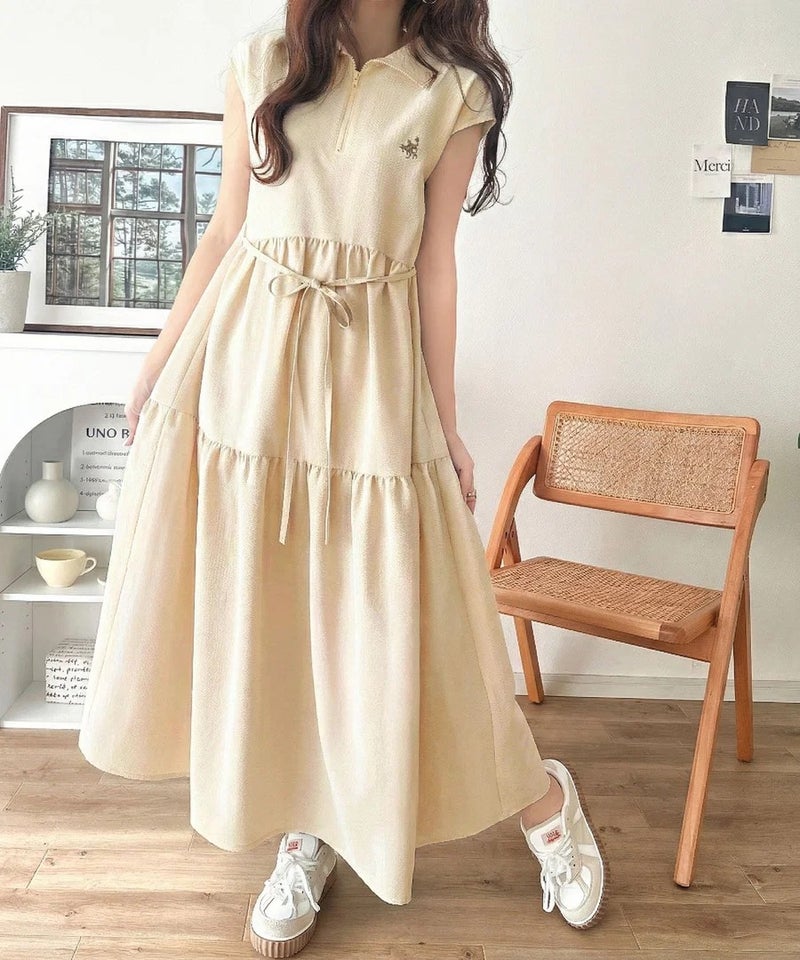 Classical Elf 【UVカット ・吸湿速乾 ・防シワ機能付き】ヘルシーな肌見せで、抜け感のある大人カジュアル♪サッカーハーフジップフレンチスリーブティアードワンピース商品画像-5