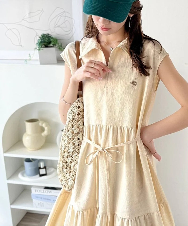 Classical Elf 【UVカット ・吸湿速乾 ・防シワ機能付き】ヘルシーな肌見せで、抜け感のある大人カジュアル♪サッカーハーフジップフレンチスリーブティアードワンピース商品画像-9